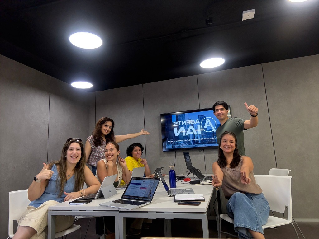 Equipo Agents IAN en sesión de formación